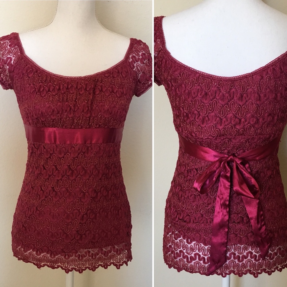 HeartSoul Deep Red w/ Gold Details Top Size M